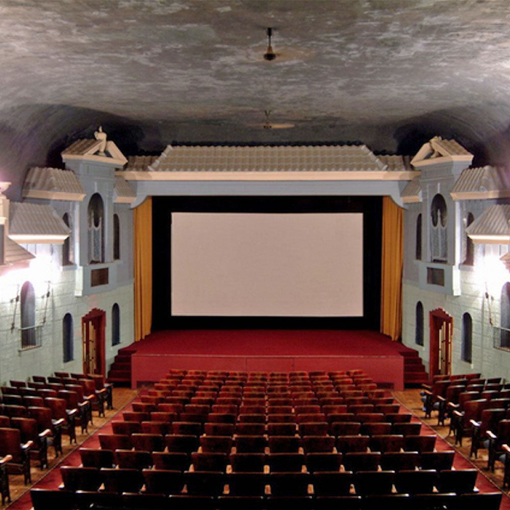 Lido Theatre (photo credit Paul Rivalin via Cinema Treasures)