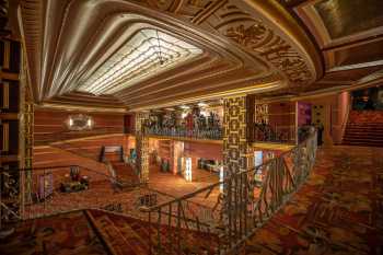 Alameda Theatre, San Francisco Bay Area: Lobby from side ramp