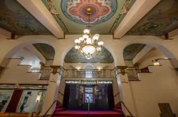 Fox Theater Bakersfield, California (outside Los Angeles and San Francisco): Lobby Center Ceiling