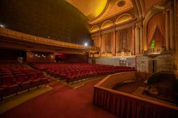 Grand Lake Theatre, Oakland, San Francisco Bay Area: Auditorium from front