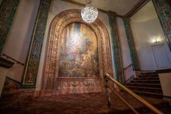 Grand Lake Theatre, Oakland, San Francisco Bay Area: Lobby Stair Landing