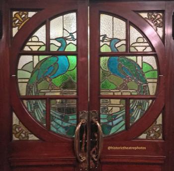 King’s Theatre, Edinburgh, United Kingdom: outside London: Stained Glass door at Grand Circle Bar