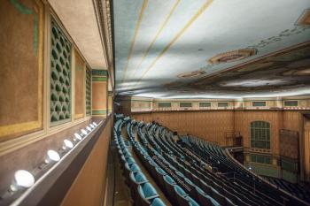 Pasadena Civic Auditorium, Los Angeles: Greater Metropolitan Area: Balcony rear cove lighting