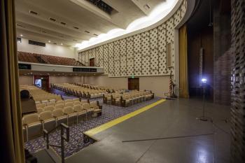 Pasadena Scottish Rite, Los Angeles: Greater Metropolitan Area: Auditorium from Stage Left Forestage