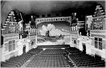Auditorium interior, likely 1931, courtesy Cinema Treasures user <i>Comfortably Cool</i> (JPG)