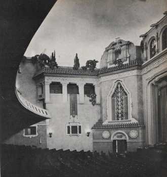 Auditorium detail in 1930, courtesy <i>Ken Roe</i> (JPG)