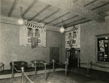 Lobby in 1929, courtesy of the <i>University of Minnesota</i> (JPG)