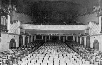 Auditorium (date unknown) courtesy Cinema Treasures user <i>Glennccity</i>