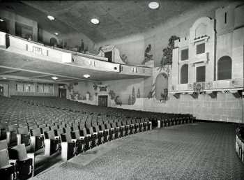 Auditorium in late 1967 prior to “modernization”, courtesy Flickr user <i>dusashenka</i>