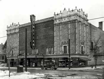 Exterior in 1928, courtesy Cinema Treasures user <i>DavidZornig</i>