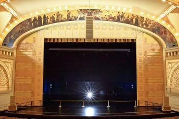 Auditorium Theatre, Chicago: Reducing Curtain and Proscenium Arch