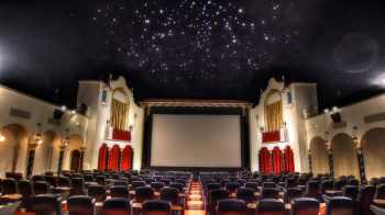 Auditorium in 2014, courtesy Cinema Treasures user <i>LouRugani</i> (JPG)