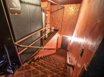 The Belasco, Los Angeles: Stairs down to Green Room