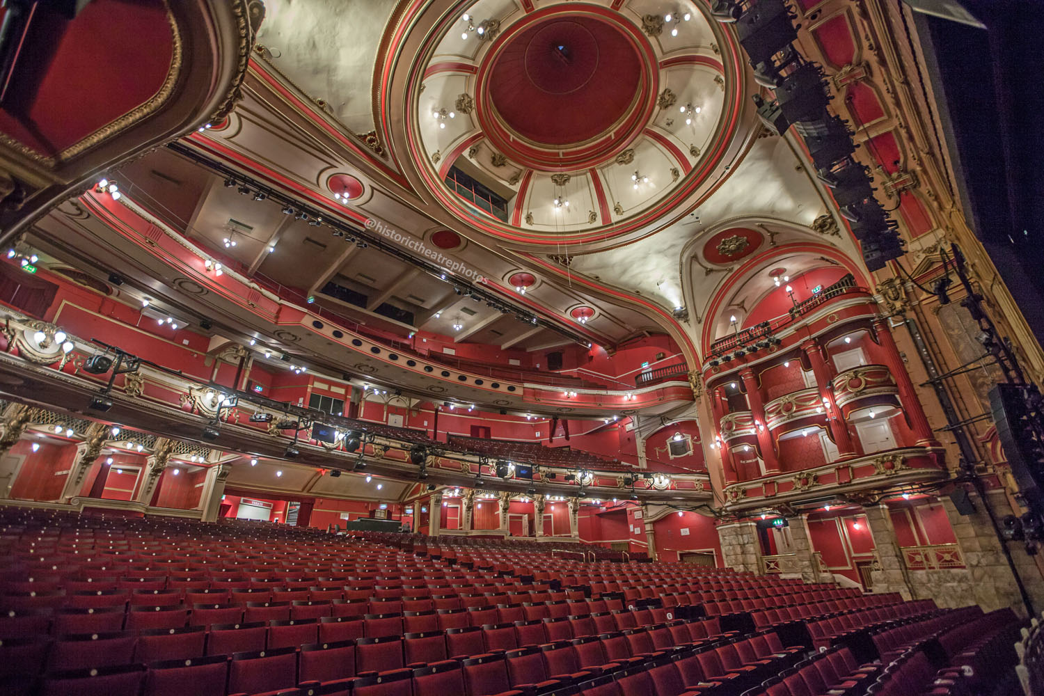True theatre. Королевский театр Дании Копенгаген. Королевский театр Андерсен. Bristol - Hippodrome. Королевский театр Вестминстер.