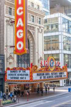 Chicago Theatre, Chicago: Chicago Theatre by day