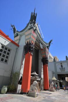 TCL Chinese Theatre, Hollywood: Entrance from left