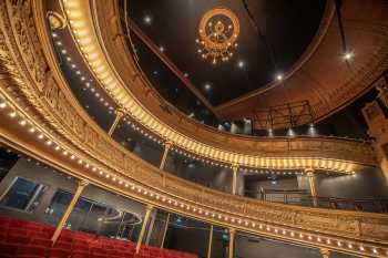 Citizens Theatre, Glasgow, United Kingdom: outside London: Ceiling from Stalls