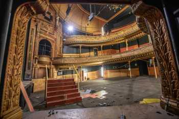 Citizens Theatre, Glasgow: Auditorium from Box House Left