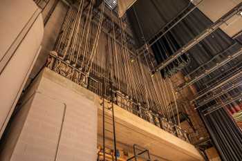Embassy Theatre, Fort Wayne, American Midwest (outside Chicago): Counterweight Lockrail (Stage Left)