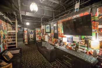 Fonda Theatre, Hollywood: Green Room underneath Stage