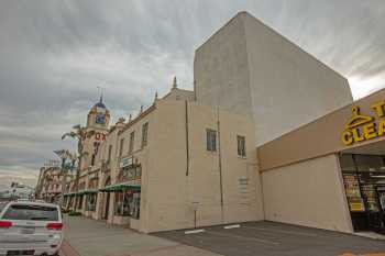Fox Theater Bakersfield: Facade On H St