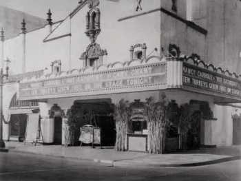 Exterior in the 1930s, courtesy <i>Visalia Fox Theatre</i> (JPG)