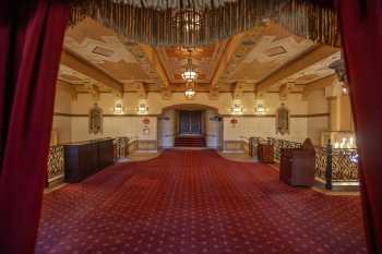 Granada Theatre, Santa Barbara: Balcony Lobby