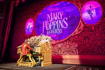 Hollywood Boulevard Entertainment District, Los Angeles: El Capitan Theatre: Organ pre-show for Mary Poppins Returns