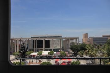 Los Angeles Music Center, Los Angeles: Plaza from window in Dorothy Chandler Pavilion