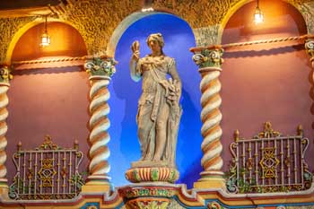 Majestic Theatre, San Antonio: Statuary