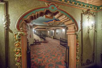 Majestic Theatre, San Antonio: Mezzanine Lobby