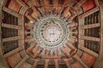 The Mayan, Los Angeles: Auditorium Centerpiece from below