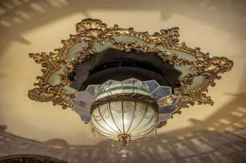 Midland Theatre, Kansas City, American Midwest (outside Chicago): Chandelier Bar Light Fixture Closeup