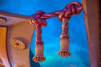 Missouri Theater, St. Joseph, American Midwest (outside Chicago): Plaster Rope Closeup