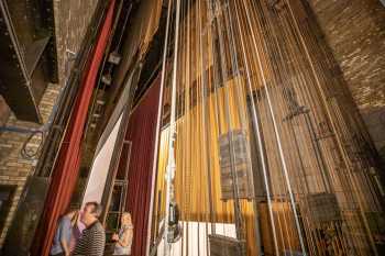 Oriental Theatre, Milwaukee, American Midwest (outside Chicago): Looking onstage from Downstage Left