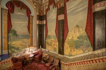 Oriental Theatre, Milwaukee, American Midwest (outside Chicago): Lobby Stairs