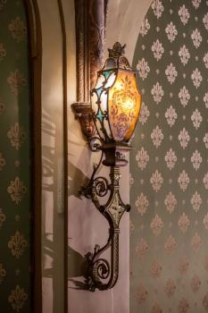 Orpheum Theatre, Los Angeles: Balcony wall sconce