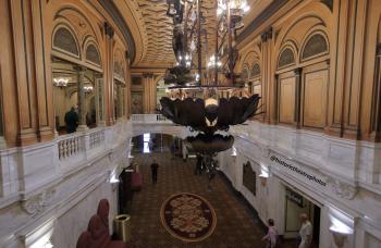 Orpheum Theatre, Los Angeles: Lobby from above
