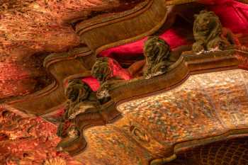 Orpheum Theatre, San Francisco, San Francisco Bay Area: Chandelier Closeup