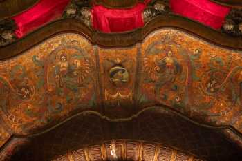 Orpheum Theatre, San Francisco, San Francisco Bay Area: Chandelier Closeup