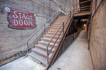 Palace Theatre, Los Angeles: Stage Door Alley