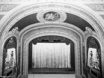 Auditorium post-renovation with Opera Boxes removed, courtesy Russell Chalberg Collection via the Texas Historical Commission (JPG)