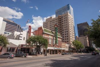 Paramount Theatre, Austin: Looking south down Congress Avenue