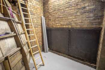 Edinburgh Playhouse, United Kingdom: outside London: Ante Room at House Right corner of Proscenium Arch, behind and above House Right box and organ grille
