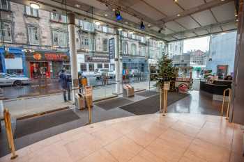 Royal Lyceum Theatre Edinburgh: Lobby at Christmas