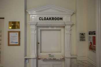 Royal Lyceum Theatre Edinburgh: Cloakroom