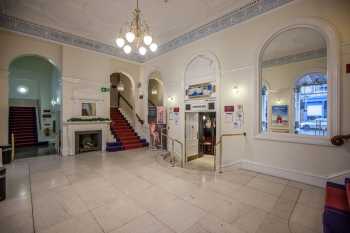 Royal Lyceum Theatre Edinburgh: Lobby