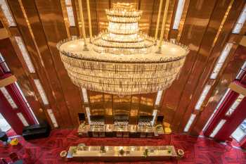 San Diego Civic Theatre: Chandelier and Bar
