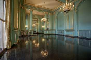 San Francisco War Memorial & Performing Arts Center, San Francisco Bay Area: The Green Room