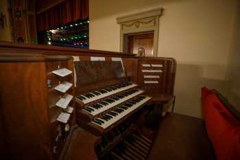 Long Beach Scottish Rite: Organ Console